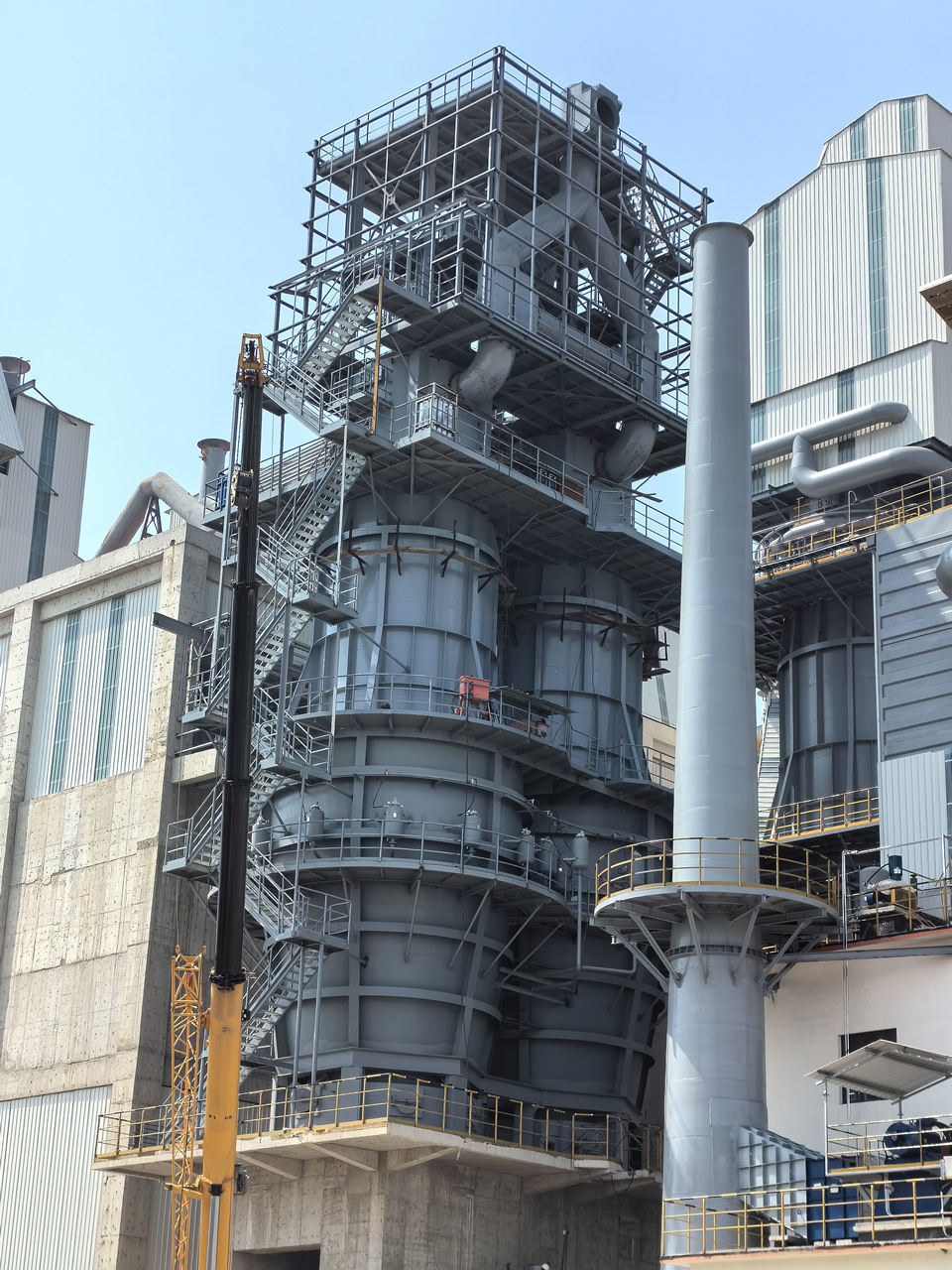 河钢乐亭钢铁有限公司河钢乐亭钢铁基地项目二期工程7号窑炉钢构完成准备砌筑.jpg